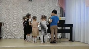 До воробышка гнездо