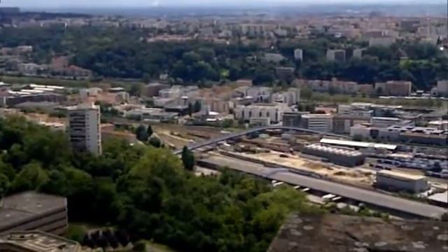 Mais que voit-on du haut de la tour panoramique de La Duchère ? смотреть онлайн