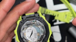 What's Inside a GBD200? How to Change the Battery? Opening up the Watch to get a close up look