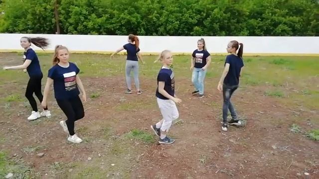 Танцевальный коллектив "Step up", поздравляет всех выпускников с окончанием школы ???? смотреть онлайн