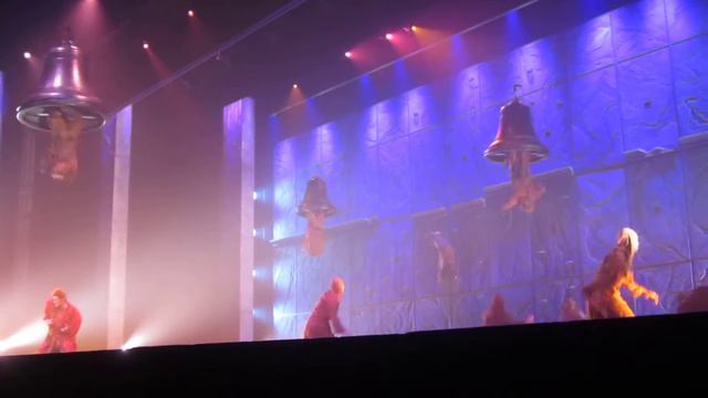 Quasimodo, Gringoire, Frollo et chorus - Les Cloches (Notre Dame De Paris, 05/01/2017) смотреть онлайн