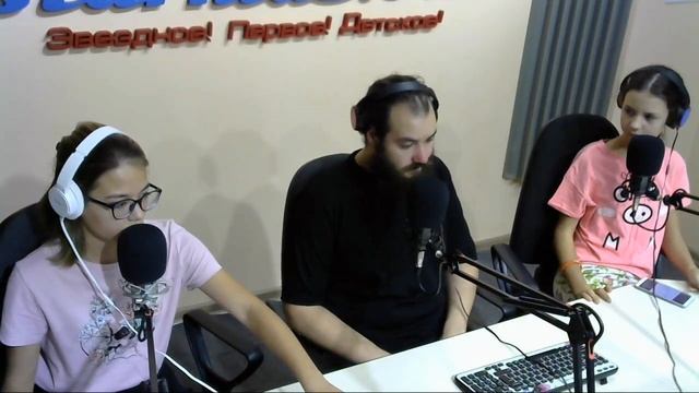 Художественный руководитель "Театра Соседей" Артур Асланян на Starkids.fm. смотреть онлайн