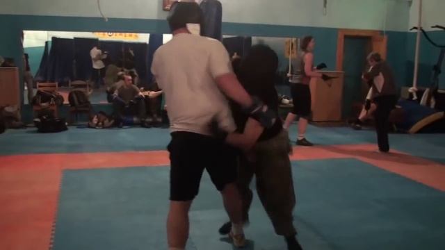 Встреча по ножевому бою между клубами «С.П.А.С.» и «Поток» часть 2. (sportknife Russia) смотреть онлайн