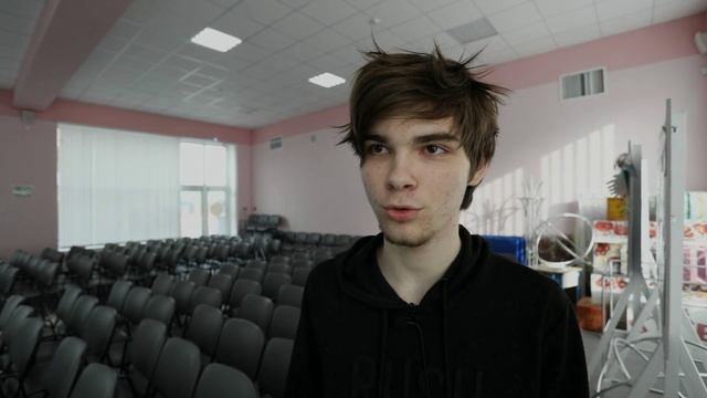 Военные инженеры провели занятия с учащимися старших классов школы города Мариуполя смотреть онлайн