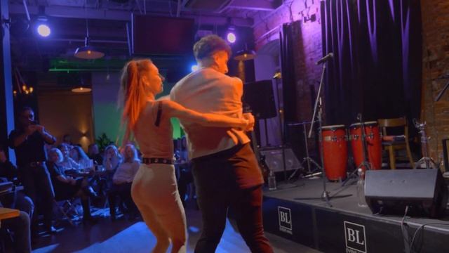 Felix & DJ Tronky – Pareja Del Año | Ali & Ana смотреть онлайн