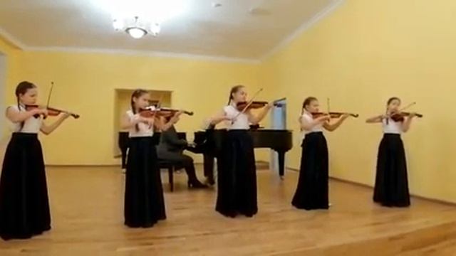 Ансамбль скрипачей. С. Прокофьев. Марш. смотреть онлайн