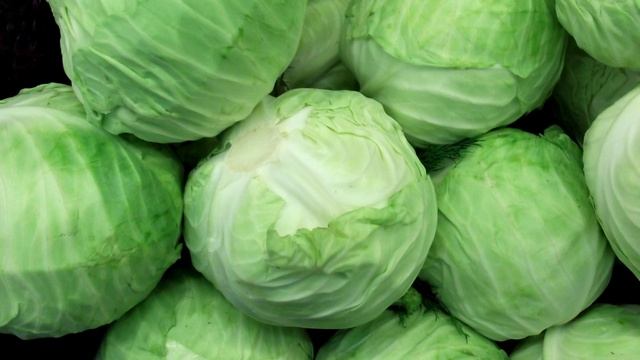 КАПУСТА ЗАВЯЖЕТ ВСЕ КОЧАНЫ И УДИВИТ РАЗМЕРОМ! Что нужно капусте в августе - копеечная подкормка смотреть онлайн