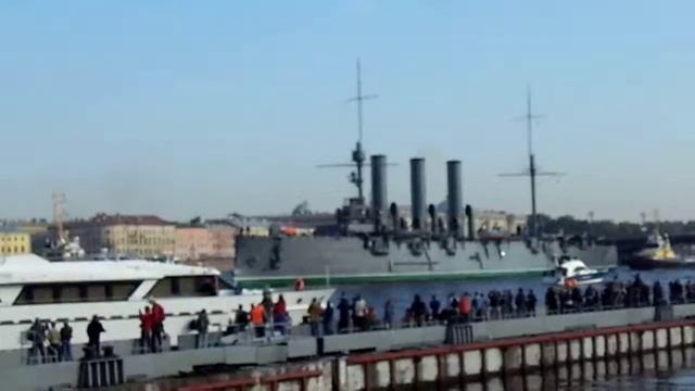 Прогулка крейсера Аврора смотреть онлайн