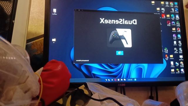 Геймпад похожий на DualSense