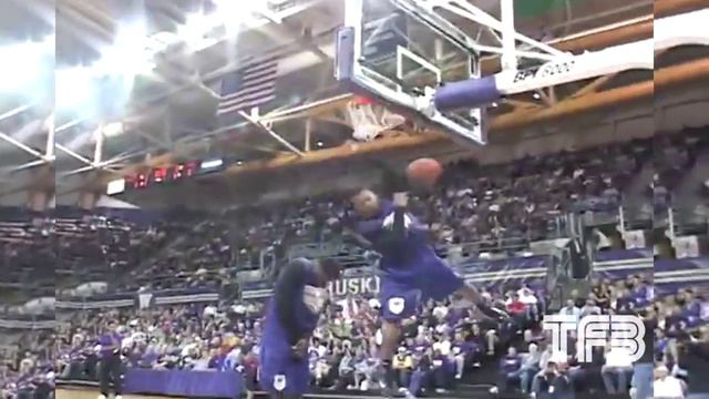5'8" Isaiah Thomas CLEARS 6'10" Teammate in Dunk Contest! смотреть онлайн