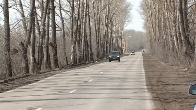 Памятники и венки на дорогах. Апрель 2013 год. смотреть онлайн