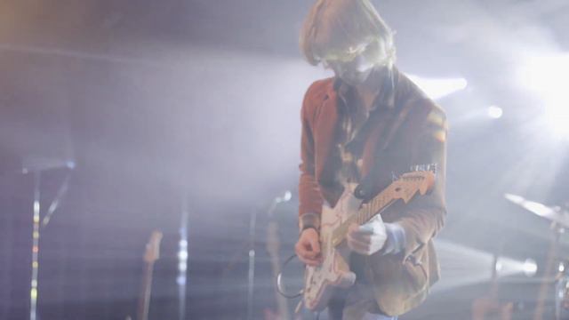 Popforum - August Jimenez spelar Yngwie Malmsteen "Far Beyond The Sun" смотреть онлайн