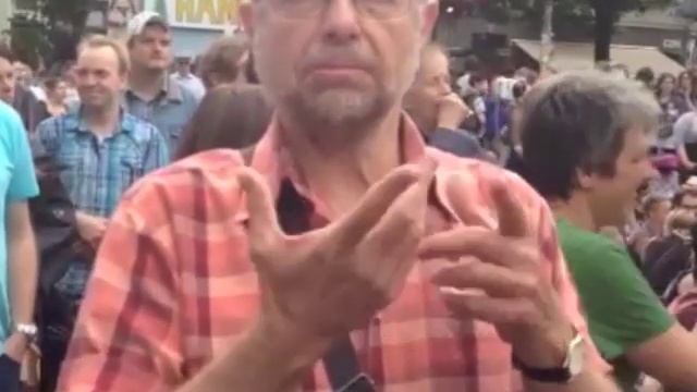 Pride Parade: Umfrage: "Fühlst du dich als Gehörlose( r) behindert?" смотреть онлайн