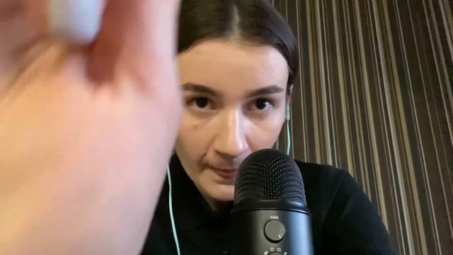 АСМР рисую на лице? слюнявый пальчик ?