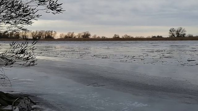 Зимняя Река Звуки Льда и воды Winter River Sounds of Ice and Water смотреть онлайн