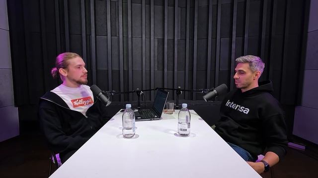 КАК ВОЙТИ В IT?! / КНИГА VS КУРСЫ (нЕ с кем 2). смотреть онлайн