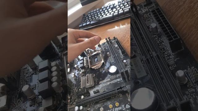 Материнская плата Asrock H310CM-HDV/M.2 смотреть онлайн