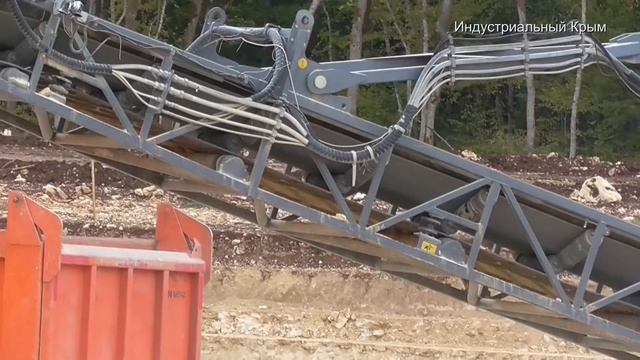 Трасса Таврида 7 этап. Работа горного комбайна Wirtgen Surface Miner. смотреть онлайн