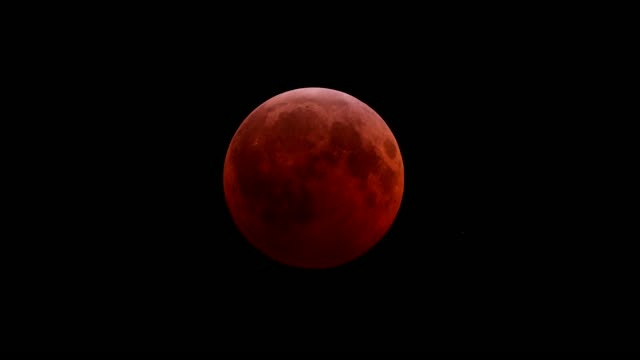 Time Lapse de l'éclipse totale de lune du 21 décembre 2010 смотреть онлайн