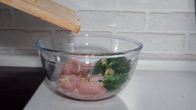 Филе курицы с кабачком в духовке да под сыром! смотреть онлайн