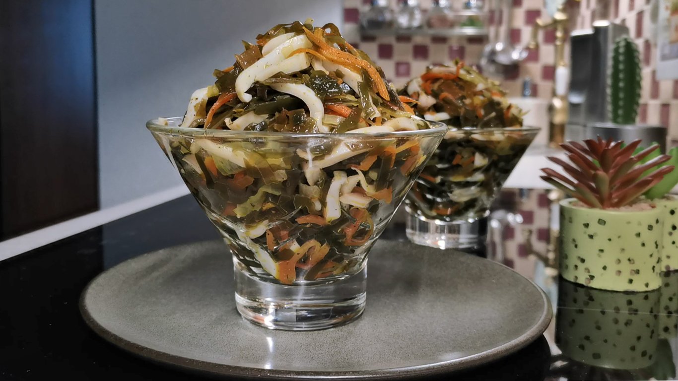 НОВЫЙ САЛАТ с кальмарами меня покорил! Очень простые ингредиенты, неожиданный результат! смотреть онлайн