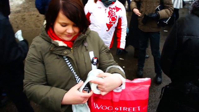 Раздача денег от гос.депа на Сахарова 24 декабря 2011 года смотреть онлайн