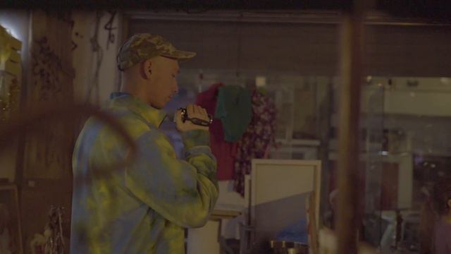 svalka.mov / наверное документалка про еще один секонд-хенд смотреть онлайн