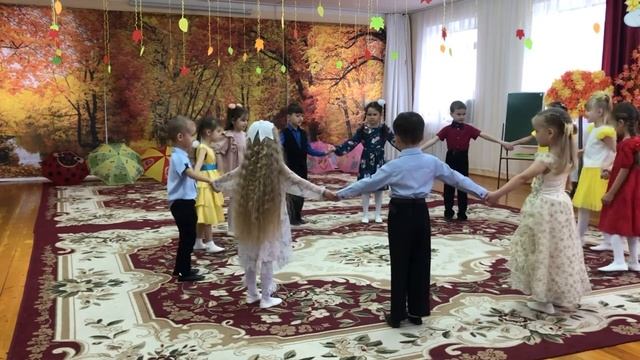 Вход на осенний праздник в подготовительной группе смотреть онлайн