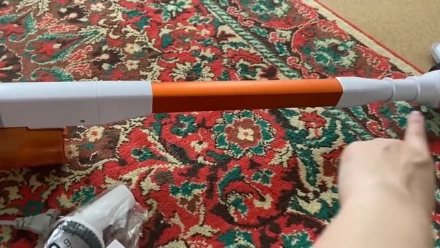 Бело-оранжевый помощник вертикальный пылесос Kitfort KT-5105-3 #kitfort #китфорт смотреть онлайн