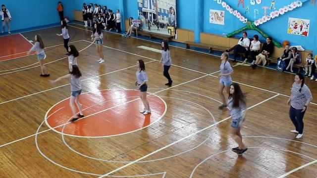 "А Ну Ка Девушки" 9 Классы Танец смотреть онлайн