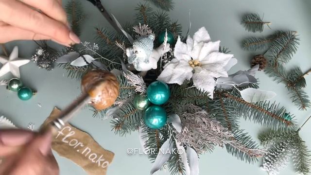 Новогодняя композиция из еловых веток. смотреть онлайн