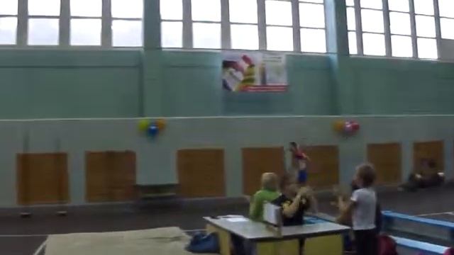 Евгений Лиханов берет высоту 2 метра 15 см! смотреть онлайн