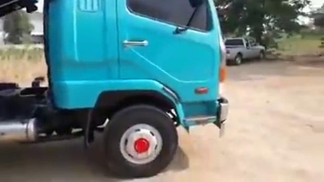 Fuso 6m61 อู่ ส.เจริญยนต์ กระบะสามมิตรแท้ รับประกัน2ปี смотреть онлайн
