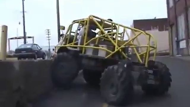 Incredible 4x4 Unimog Climbing Retaining Wall смотреть онлайн