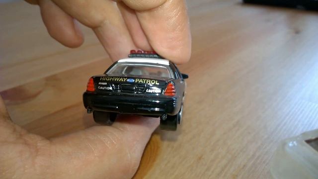 Ford Crown Victoria Highway Patrol (Welly 1:60) Preview смотреть онлайн