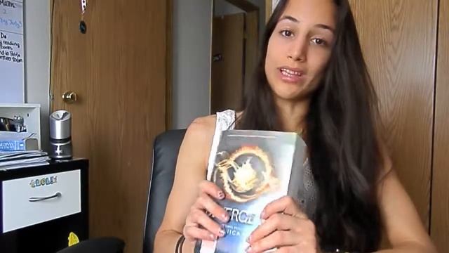 APOLOGIES AND BOOK REVIEWS! (Divergent + Game of Thrones) смотреть онлайн