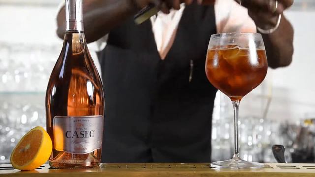 Cocktail con Spumante Pinot Nero Brut Rosé | Bar Parco Milano смотреть онлайн
