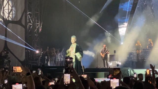 Robbie Williams - Angels (Mad Cool Festival, 06-07-2023) смотреть онлайн