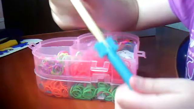 Обзор на набор с резиночками LOOM BANDS смотреть онлайн
