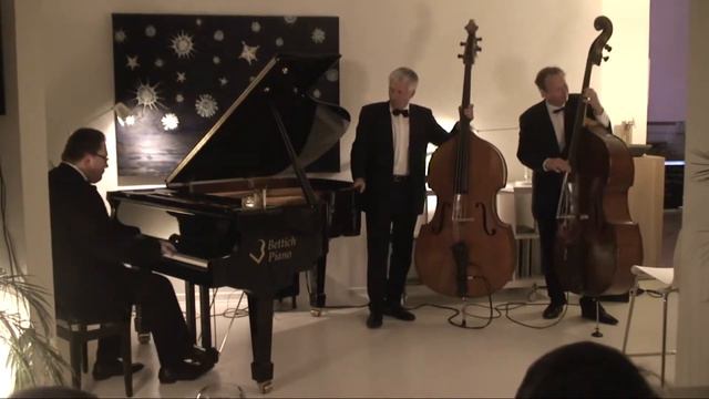 Juri Artamonov & The Two Double Basses - C-JAM BLUES смотреть онлайн