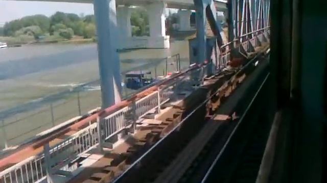 Вид с железнодорожного моста в городе Ростов-на-Дону на реку Дон смотреть онлайн