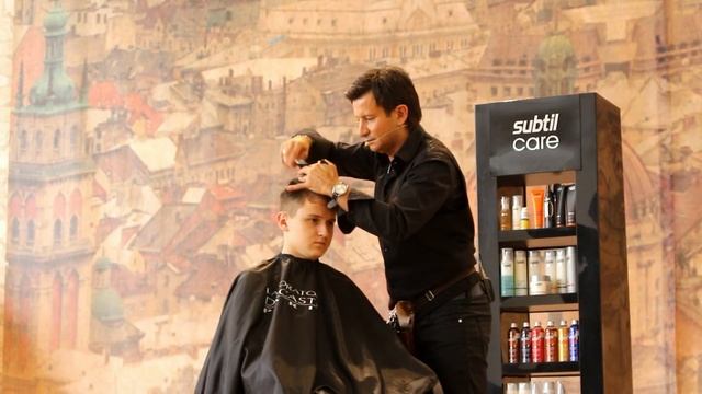 Стильная мужская стрижка. Stylish men's haircut. смотреть онлайн