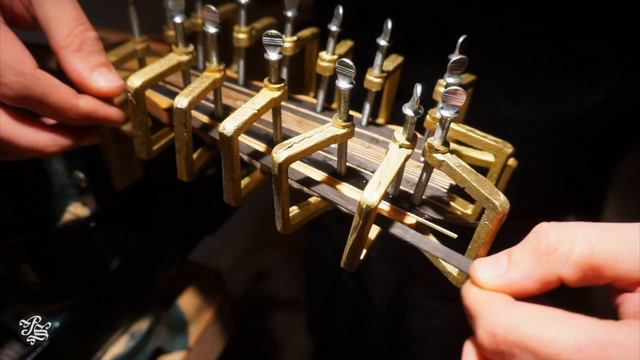 GUITAR VENEERED PEGHEAD - PART 2 - how I decorate this piece смотреть онлайн