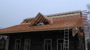 Реконструкция крыши деревянного дома.