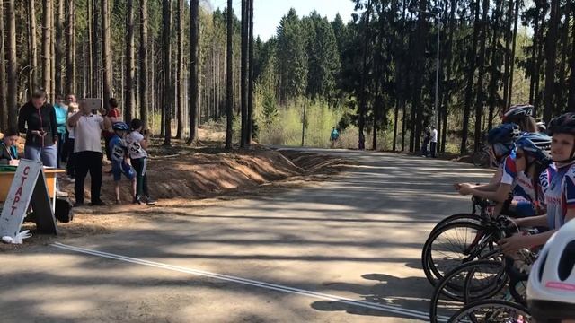 Финиш Феди в групповой гонке на 10 км в Великих Луках 27.4.19 смотреть онлайн