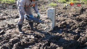 Как разбивают оголовки жб свай. Подготовка минисвай под ростверк.