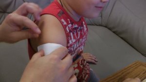 Как правильно наклеить временную татуировку...