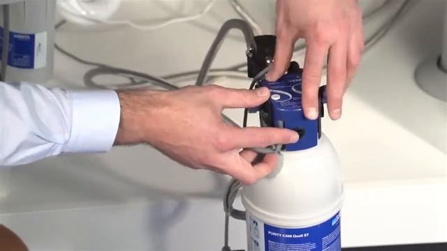 Замена картриджей в фильтр-системах Brita PURITY C смотреть онлайн