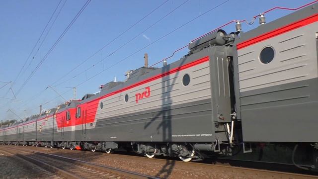 Новые "Ермаки" с НЭВЗа! ВЛ80С-2147 с перегоняемыми 4ЭС5К-052 и 4ЭС5К-053 в ТЧЭ-8 Смоляниново смотреть онлайн