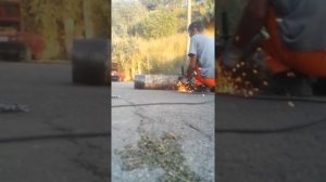 Порезка ацетиленового баллона болгаркой))